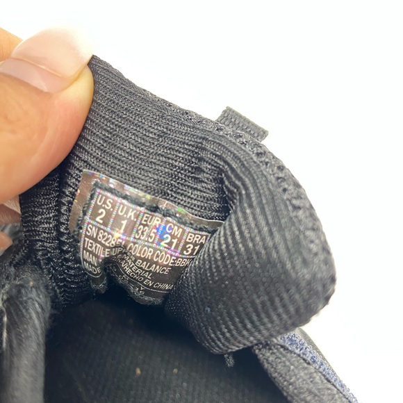 The Incredible Elastika by Sketchers Sneaks Sz 2 Y - Picture 9 of 9